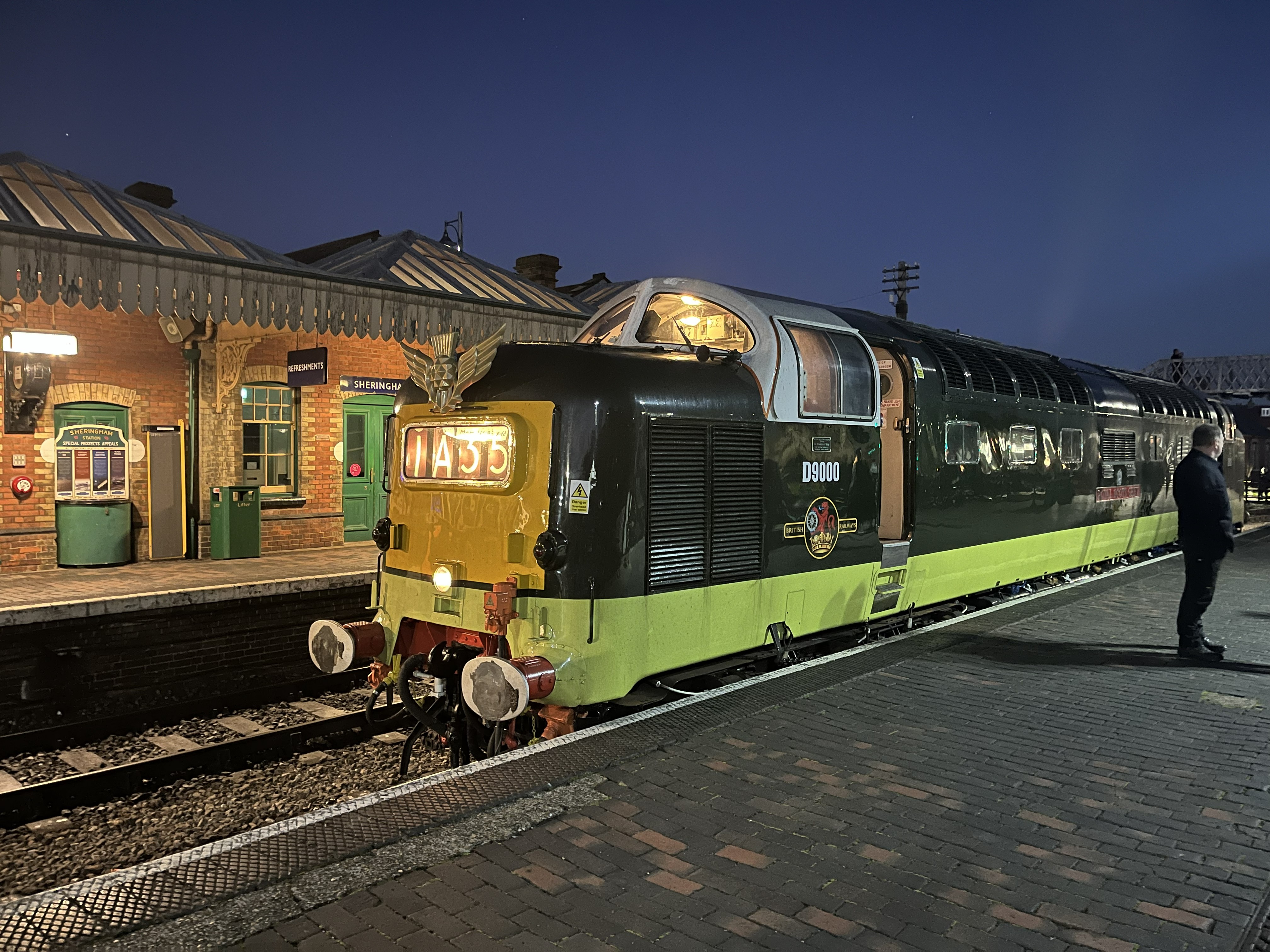 NNR 8